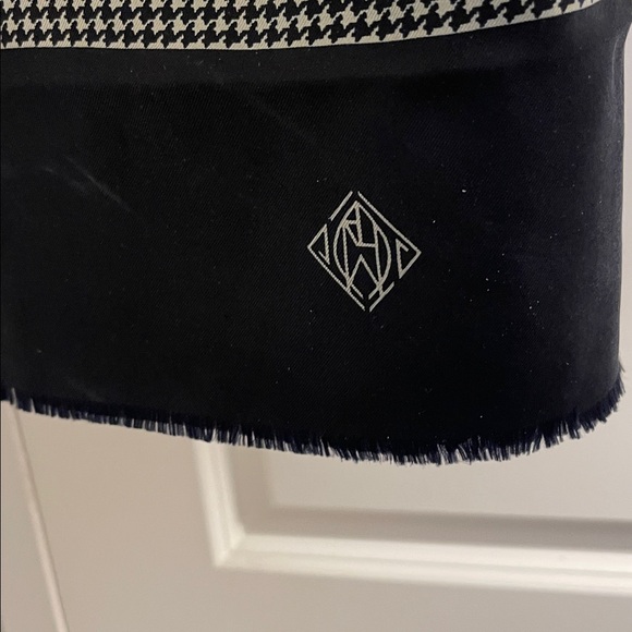 Vintage old money silk Ralph Lauren Black and White Houndstooth Scarf - Picture 9 of 9